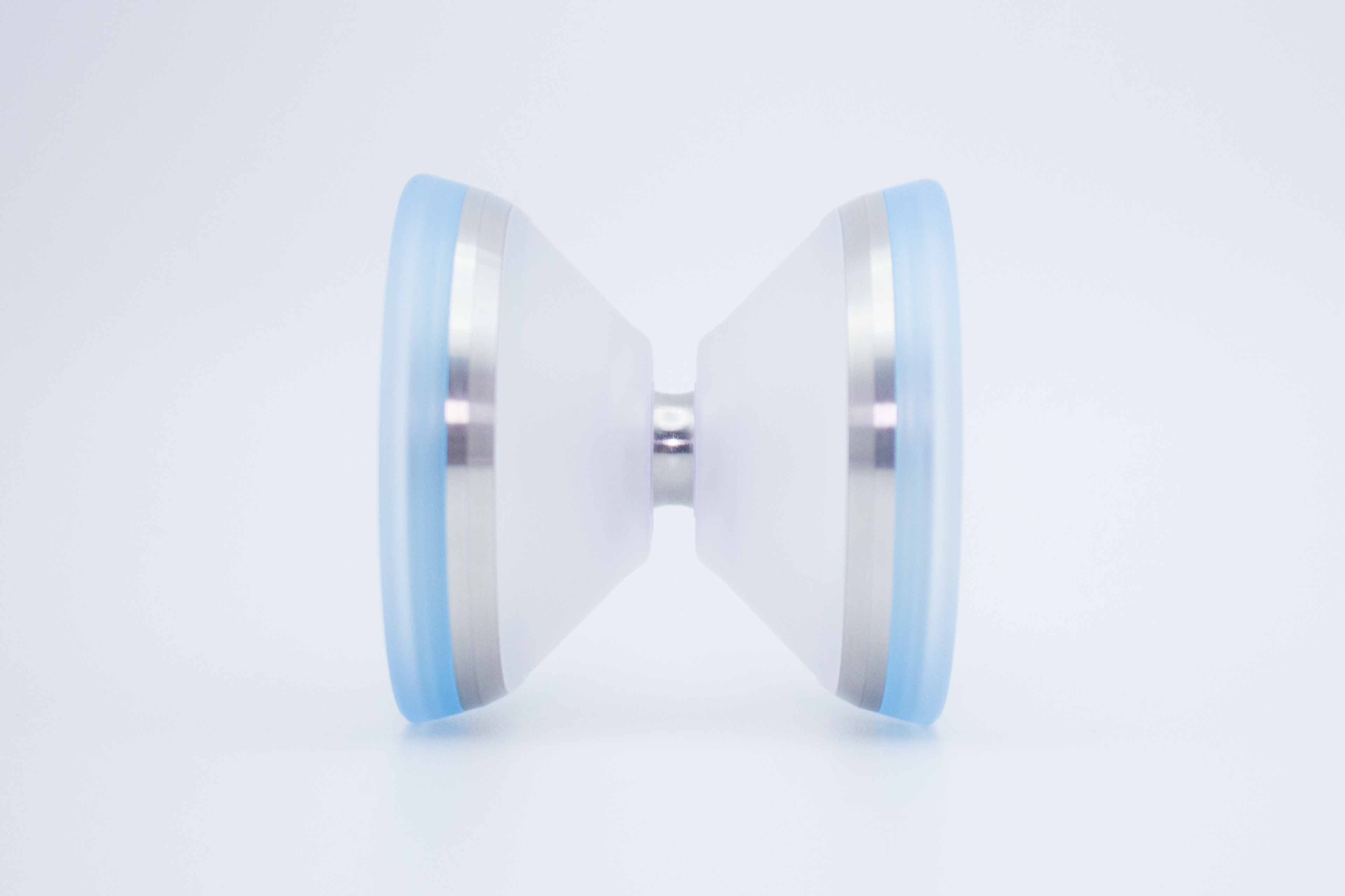 JULY YOYO - Invocaluna